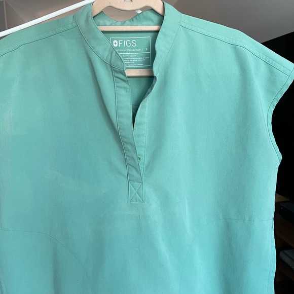 Figs Petite Scrub Set JADE Rafaela Top Yola Pants - Picture 2 of 6